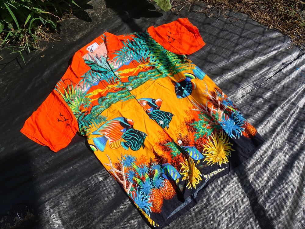 Vintage 90s Just Cruising Tropical Fish Coral Reef Hawaiian Button Down Shirt